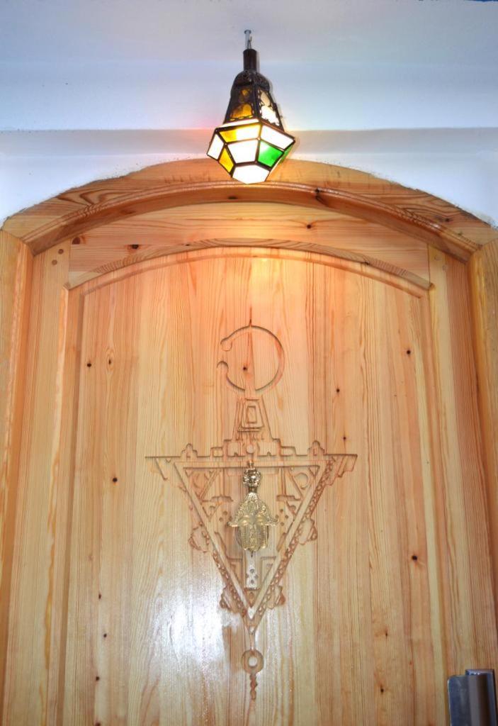 タガズー Tourma Houseホステル エクステリア 写真